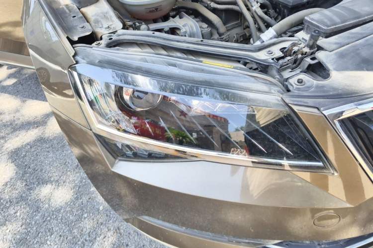 Used Skoda Superb 2016 TSI280 DSG Innovation Edition Right Front Headlight