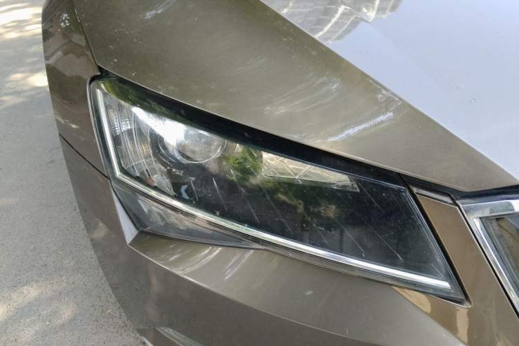 Used Skoda Superb 2016 TSI280 DSG Innovation Edition Right Front Headlight