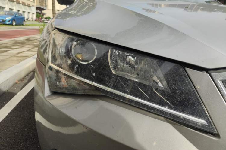 Used Skoda Superb 2016 TSI280 DSG Innovation Edition Right Front Headlight
