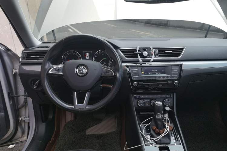Used Skoda Superb 2016 TSI280 DSG Innovation Edition Steering Wheel