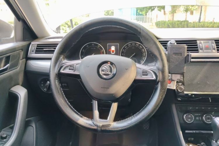 Used Skoda Superb 2016 TSI280 DSG Innovation Edition Steering Wheel