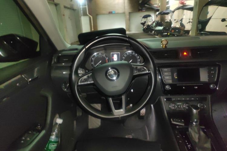 Used Skoda Superb 2016 TSI330 DSG Smart Drive Edition Steering Wheel