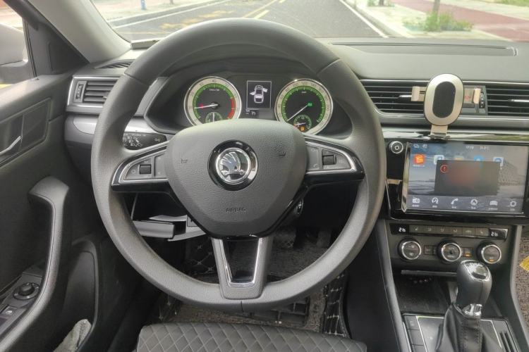 Used Skoda Superb 2016 TSI280 DSG Innovation Edition Steering Wheel