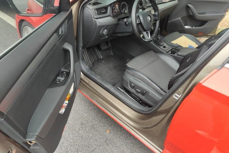 Used Skoda Superb 2016 TSI330 DSG Innovation Edition Driver Seat
