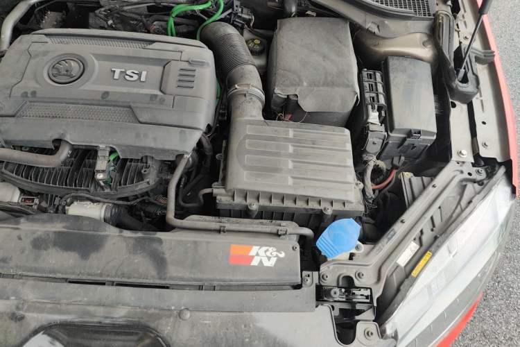Used Skoda Superb 2016 TSI330 DSG Innovation Edition Engine Bay Left