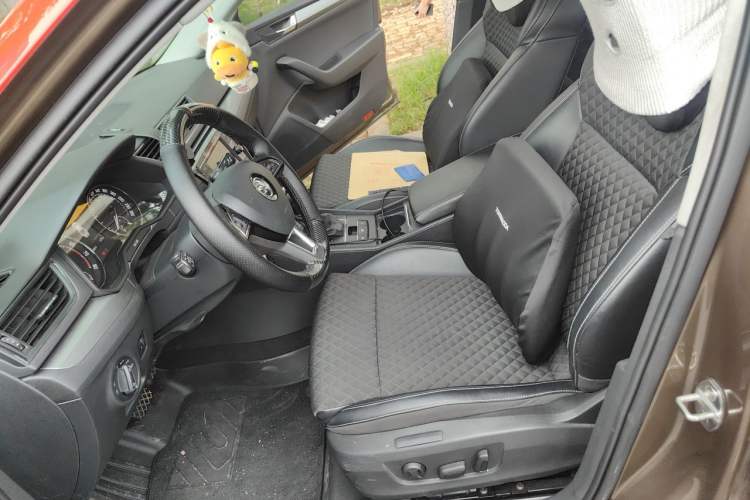 Used Skoda Superb 2016 TSI330 DSG Innovation Edition Left Front Seat