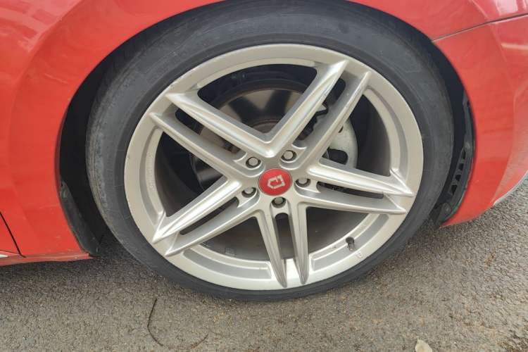 Used Skoda Superb 2016 TSI330 DSG Innovation Edition Right Front Wheel Hub