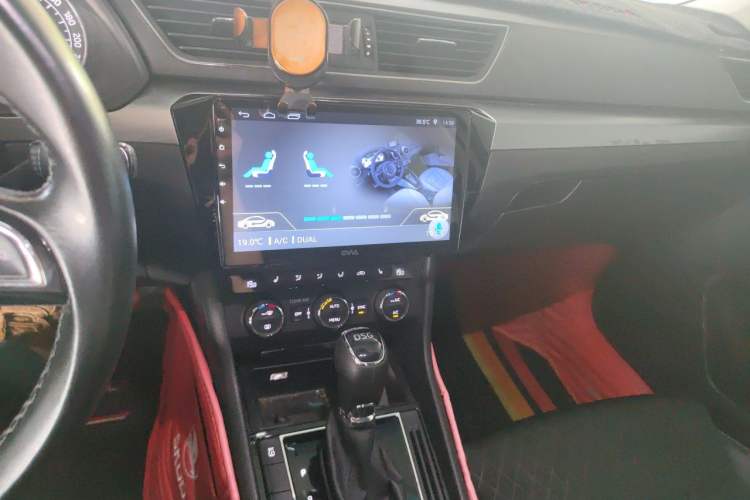 Used Skoda Superb 2016 TSI330 DSG Innovation Edition Audio And AC Panel