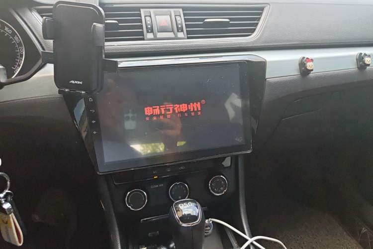 Used Skoda Superb 2016 TSI280 DSG Advanced Edition Audio And AC Panel
