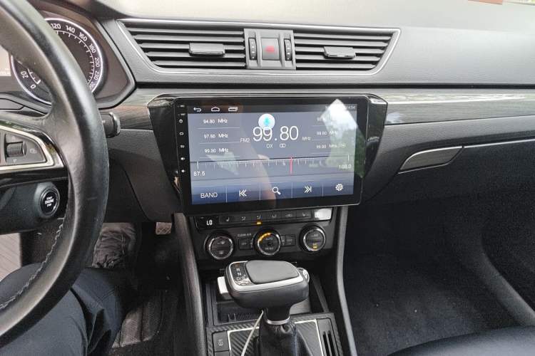 Used Skoda Superb 2016 TSI330 DSG Smart Drive Edition Audio And AC Panel