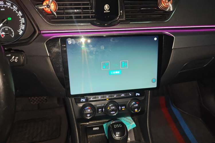 Used Skoda Superb 2016 TSI280 DSG Innovation Edition Audio And AC Panel
