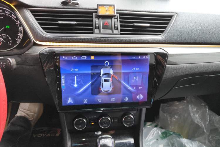 Used Skoda Superb 2016 TSI330 DSG Smart Drive Edition Audio And AC Panel