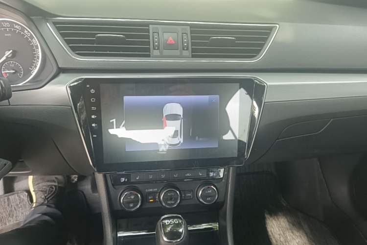 Used Skoda Superb 2016 TSI280 DSG Innovation Edition Audio And AC Panel