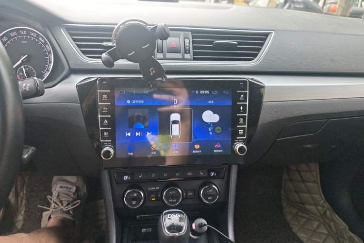 Used Skoda Superb 2016 TSI280 DSG Innovation Edition Audio And AC Panel