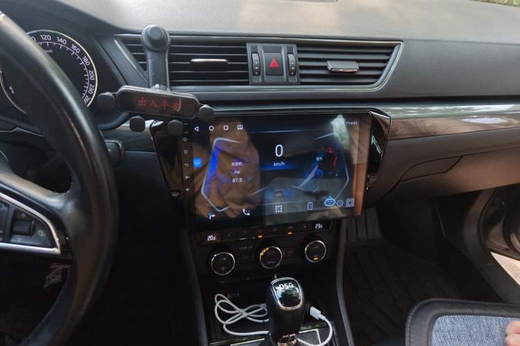 Used Skoda Superb 2016 TSI330 DSG Smart Drive Edition Audio And AC Panel