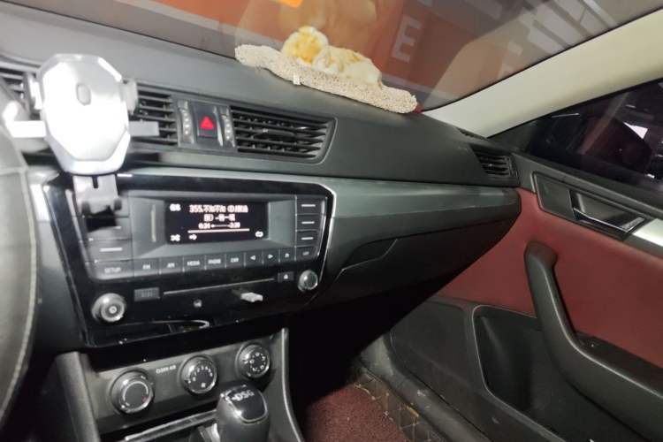 Used Skoda Superb 2016 TSI280 DSG Advanced Edition Audio And AC Panel