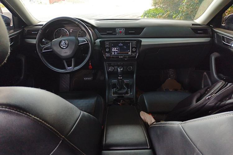 Used Skoda Superb 2016 TSI280 DSG Advanced Edition Center Console