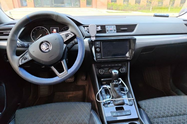 Used Skoda Superb 2016 TSI280 DSG Innovation Edition Center Console