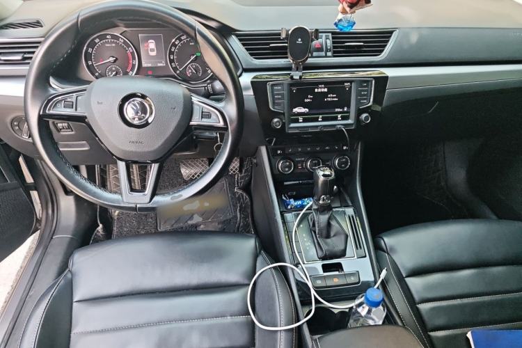 Used Skoda Superb 2016 TSI280 DSG Innovation Edition Center Console