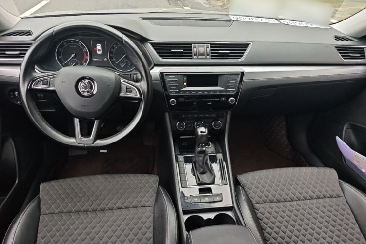 Used Skoda Superb 2016 TSI280 DSG Innovation Edition Center Console