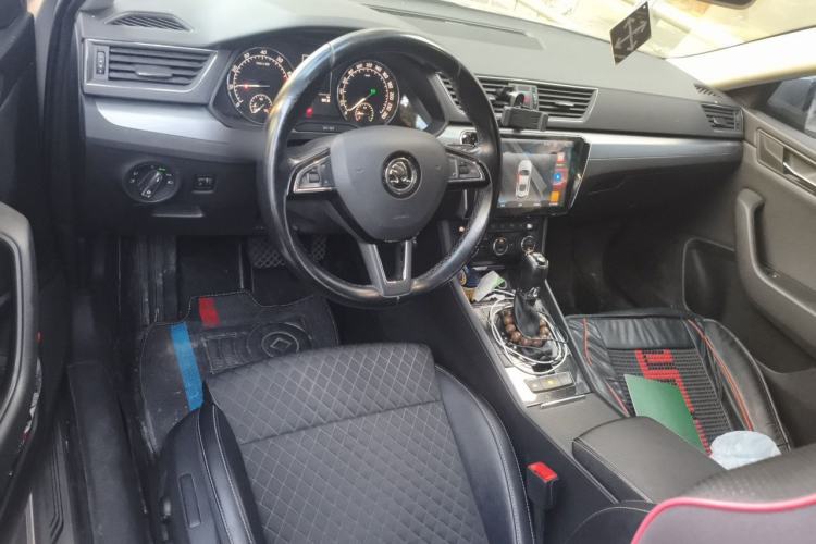Used Skoda Superb 2016 TSI330 DSG Innovation Edition Center Console