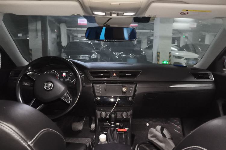 Used Skoda Superb 2016 TSI330 DSG Smart Drive Edition Center Console