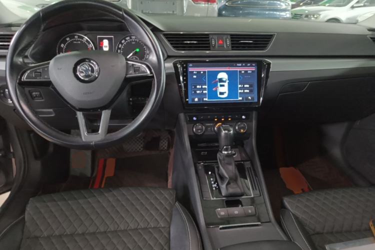 Used Skoda Superb 2016 TSI330 DSG Innovation Edition Center Console