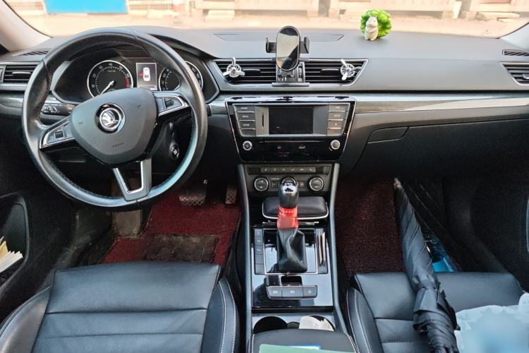 Used Skoda Superb 2016 TSI330 DSG Smart Drive Edition Center Console