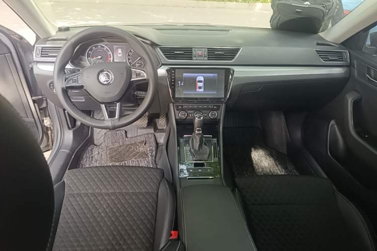 Used Skoda Superb 2016 TSI280 DSG Innovation Edition Center Console