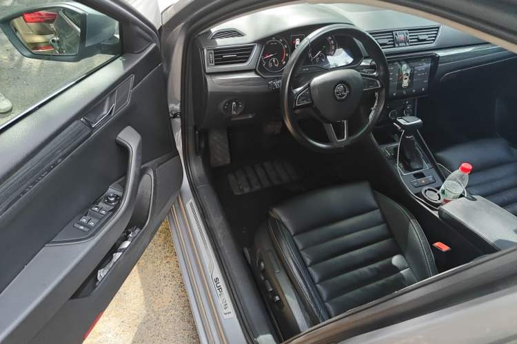 Used Skoda Superb 2016 TSI330 DSG Smart Drive Edition Driver Seat