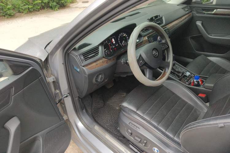 Used Skoda Superb 2016 TSI380 DSG Prestige Edition Driver Seat