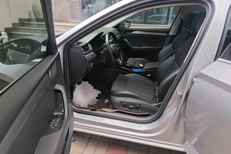 Used Skoda Superb 2016 TSI330 DSG Innovation Edition Driver Seat