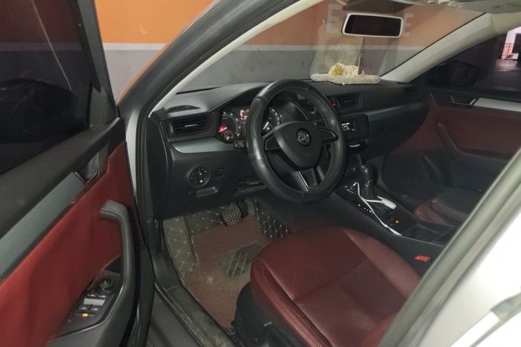 Used Skoda Superb 2016 TSI280 DSG Advanced Edition Driver Seat