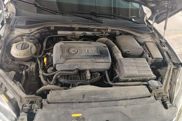 Used Skoda Superb 2016 TSI330 DSG Smart Drive Edition Engine Bay