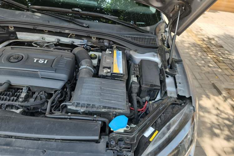 Used Skoda Superb 2016 TSI330 DSG Innovation Edition Engine Bay Left