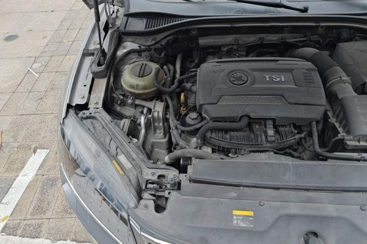 Used Skoda Superb 2016 TSI330 DSG Smart Drive Edition Engine Bay Right