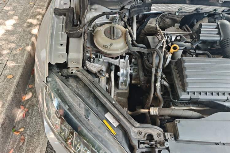 Used Skoda Superb 2016 TSI280 DSG Innovation Edition Engine Bay Right