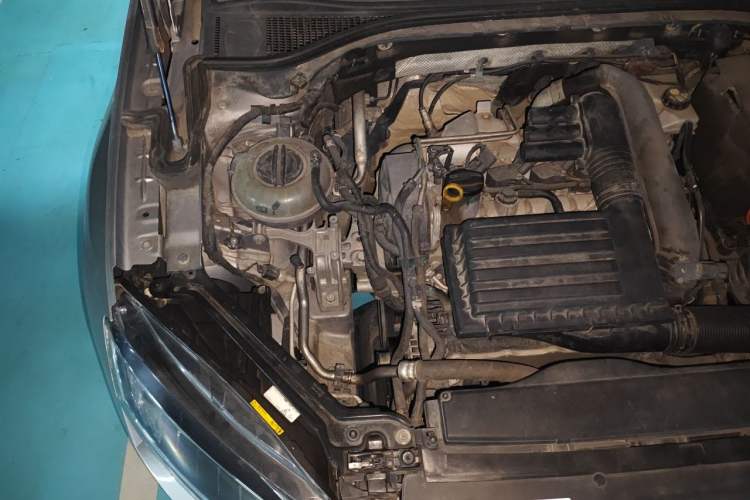 Used Skoda Superb 2016 TSI280 DSG Innovation Edition Engine Bay Right