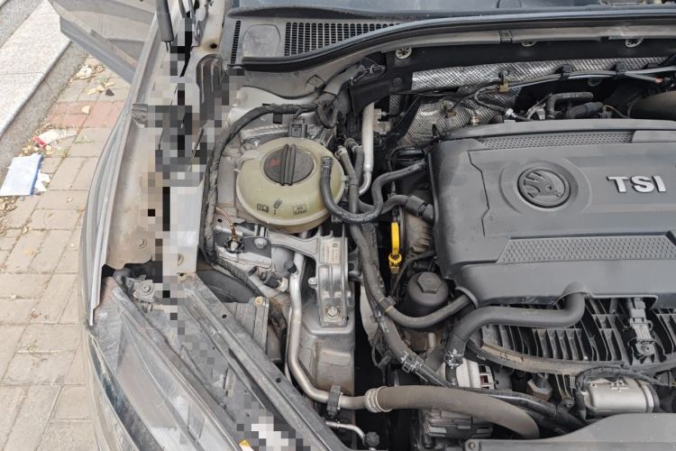 Used Skoda Superb 2016 TSI330 DSG Innovation Edition Engine Bay Right