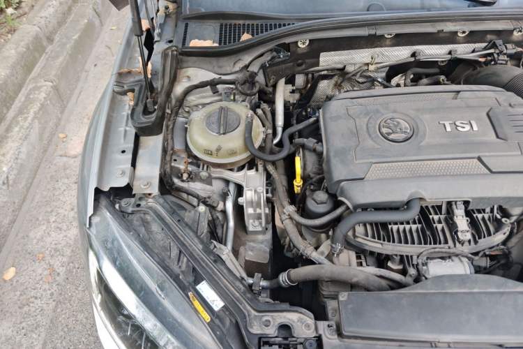 Used Skoda Superb 2016 TSI330 DSG Smart Drive Edition Engine Bay Right