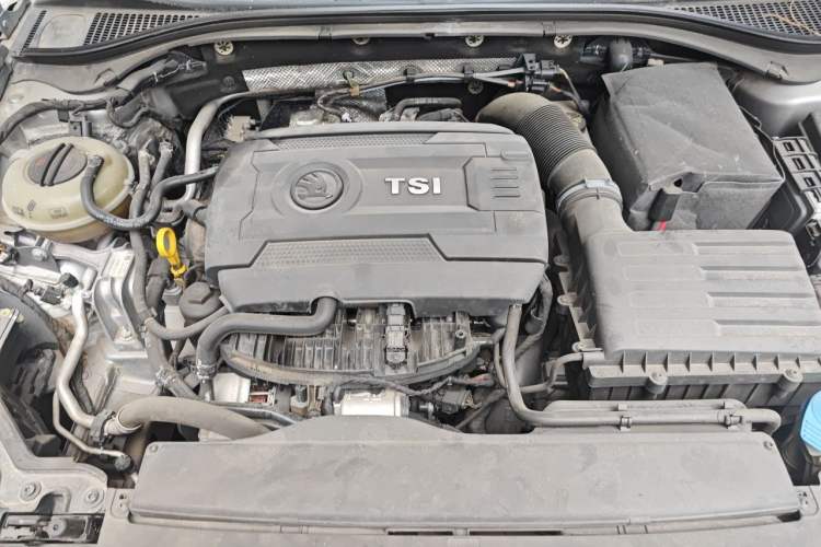 Used Skoda Superb 2016 TSI330 DSG Innovation Edition Engine Bay