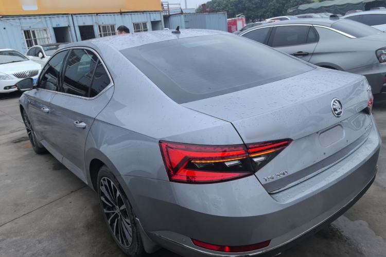 Used Skoda Superb 2016 TSI330 DSG Smart Drive Edition Exterior 2