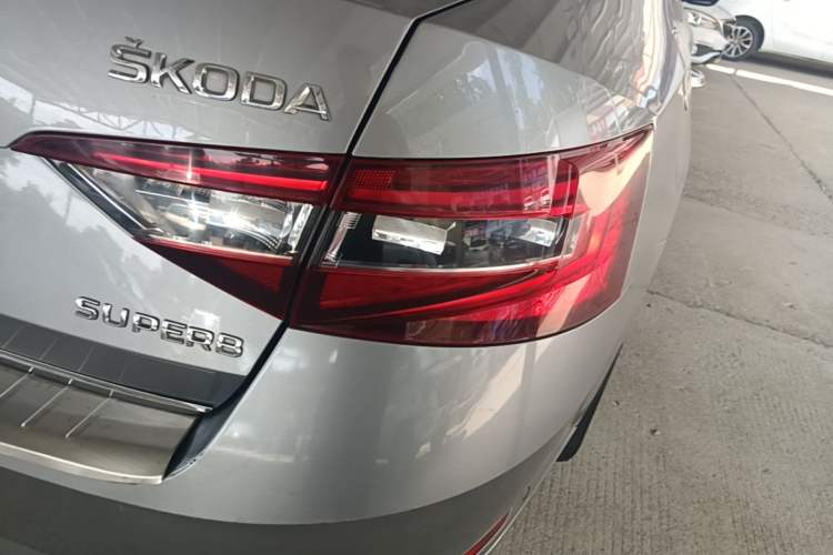 Used Skoda Superb 2016 TSI330 DSG Smart Drive Edition Exterior 3