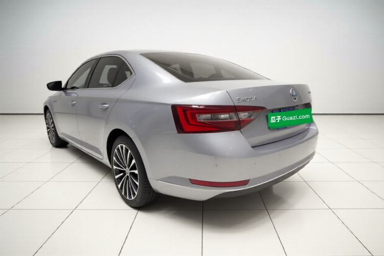 Used Skoda Superb 2016 TSI330 DSG Innovation Edition Exterior 3