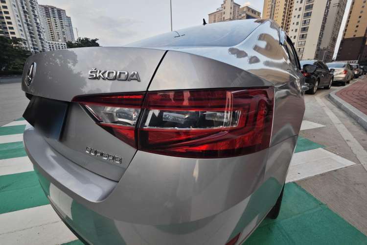 Used Skoda Superb 2016 TSI280 DSG Innovation Edition Exterior 4
