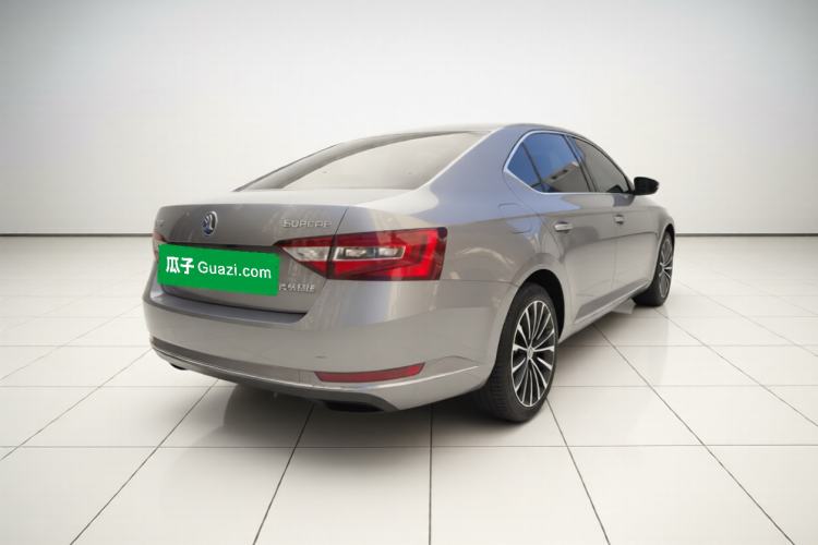 Used Skoda Superb 2016 TSI330 DSG Innovation Edition Exterior 5