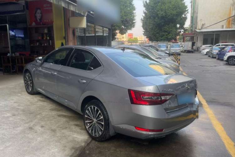 Used Skoda Superb 2016 TSI330 DSG Smart Drive Edition Exterior 5