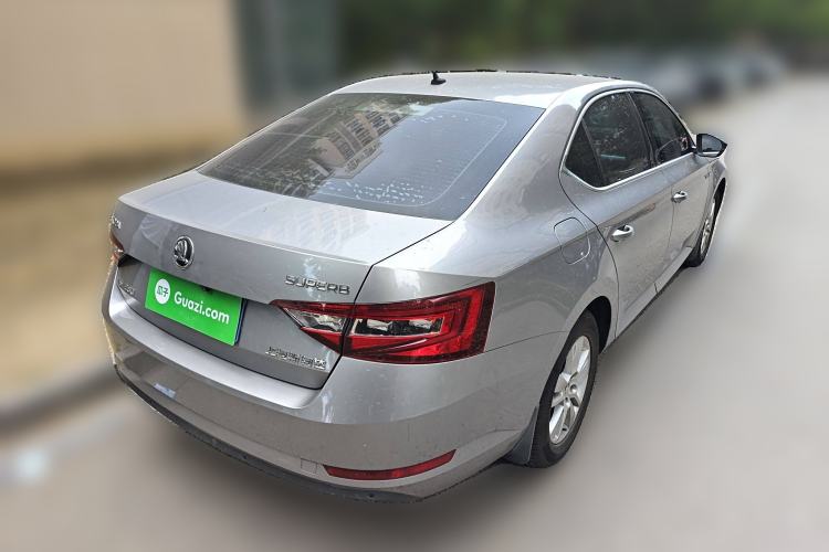 Used Skoda Superb 2016 TSI280 Manual Front-Drive Version Exterior 5