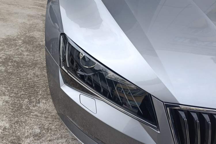 Used Skoda Superb 2016 TSI330 DSG Smart Drive Edition Exterior 6