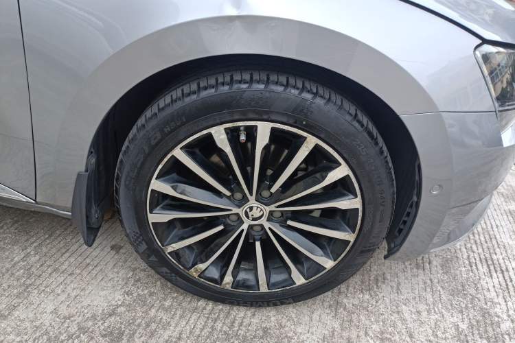 Used Skoda Superb 2016 TSI330 DSG Smart Drive Edition Exterior 7